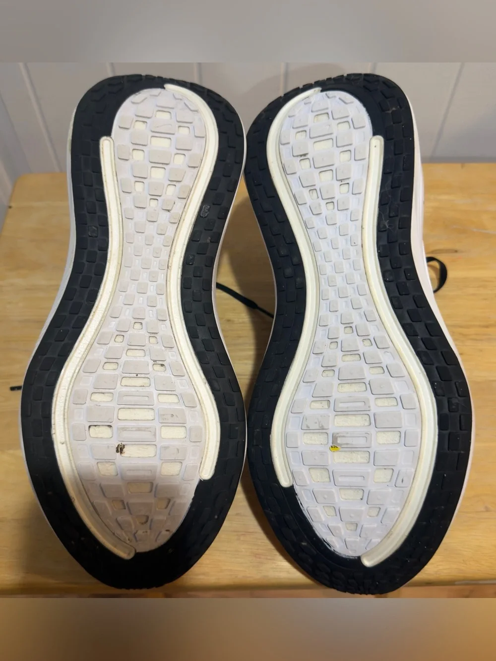 Nike Women’s Black and White Athletic Running Shoes